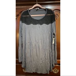 Old Navy top with lace NWT size XXL